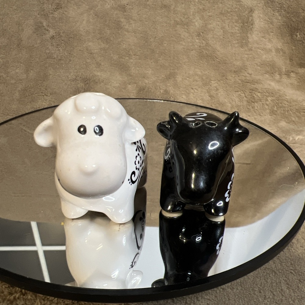 Cow And Sheep Salt And Pepper‎ Shakers
